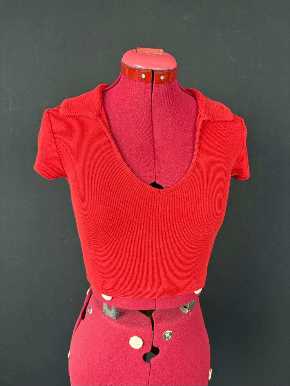 Red Ribbed V-Neck Short Sleeve Top